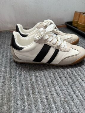 Sneakers women
